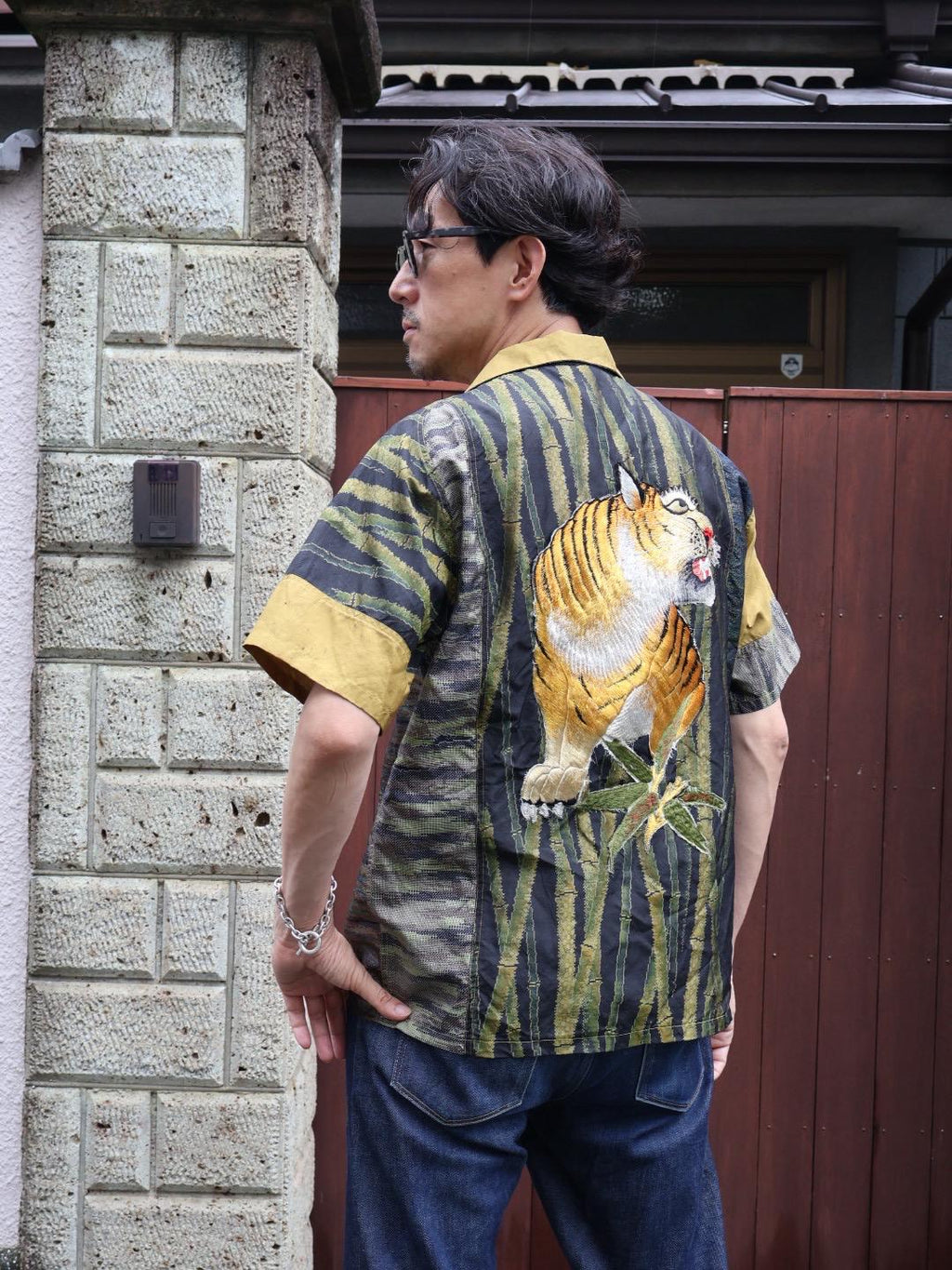 着物アロハシャツ 大島紬 虎刺繍入り Lサイズ CA55